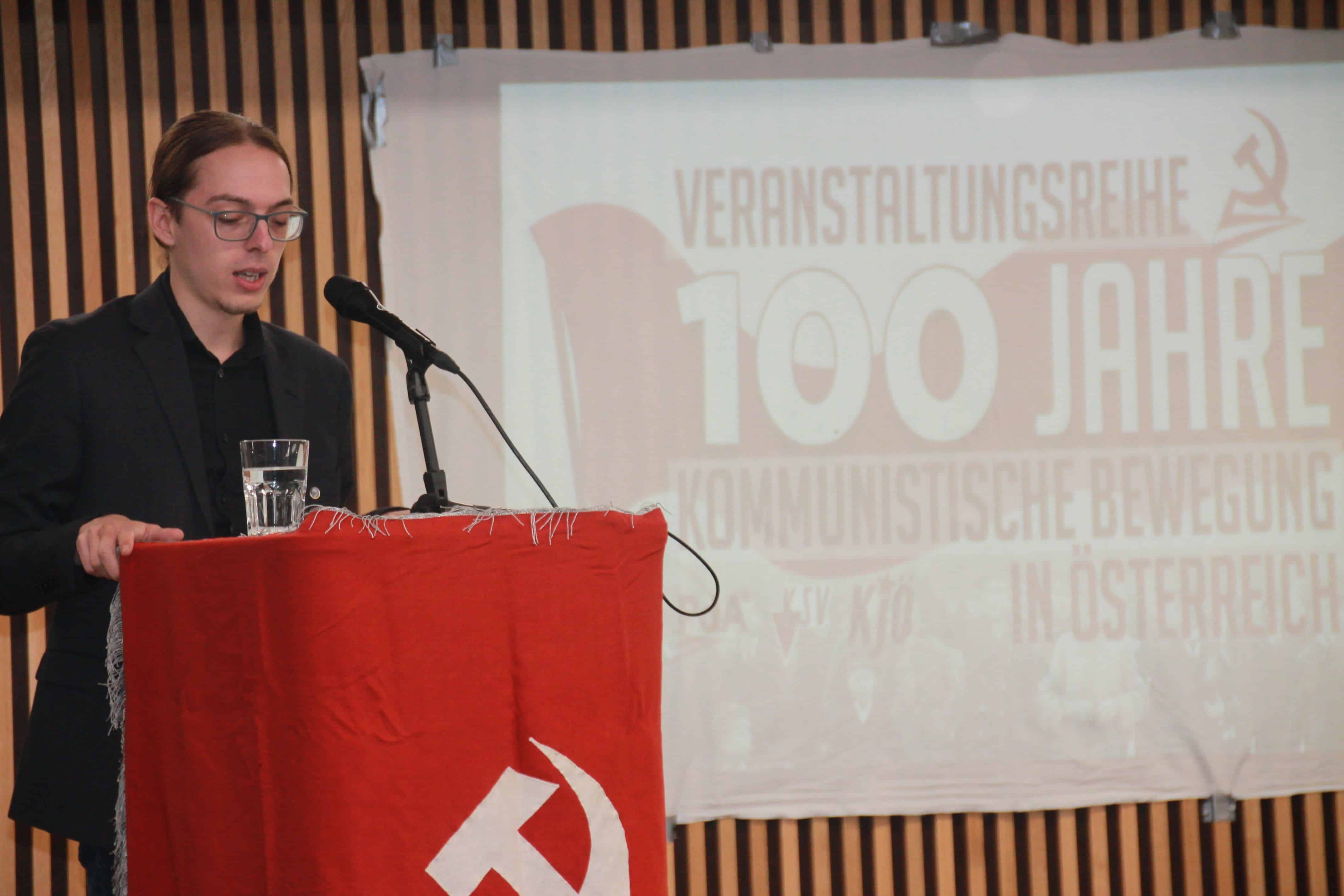 KJÖ-Bundesvorsitzender hält Festrede auf Veranstaltung zu 100 Jahre Kommunistischer Bewegung in Österreich